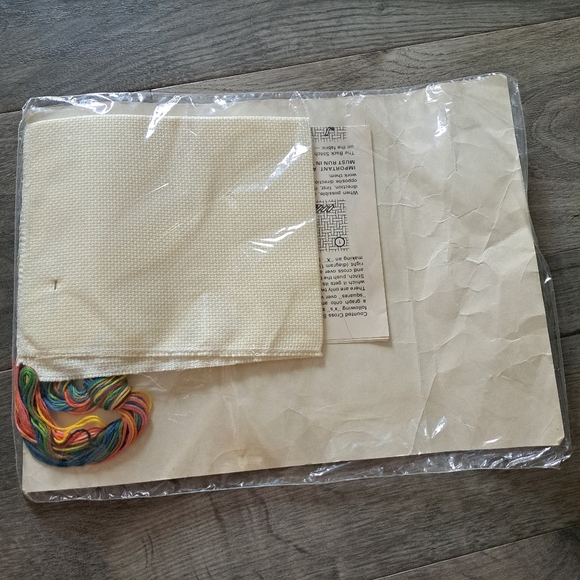 Creative Circle Sunshine and Love Cross Stitch Kit #1608 - Picture 4 of 5